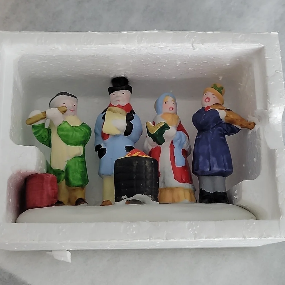 1994 Lemax Dickensvale Porcelain Carolling Quartet Figurines